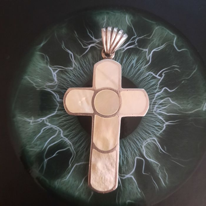 Сребърно колие кръст