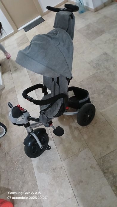 Tricicleta cu lumini si muzica/scaun auto cu isofix