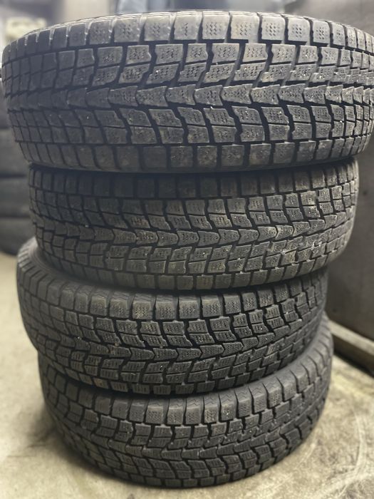 Продам комплект резины на 15