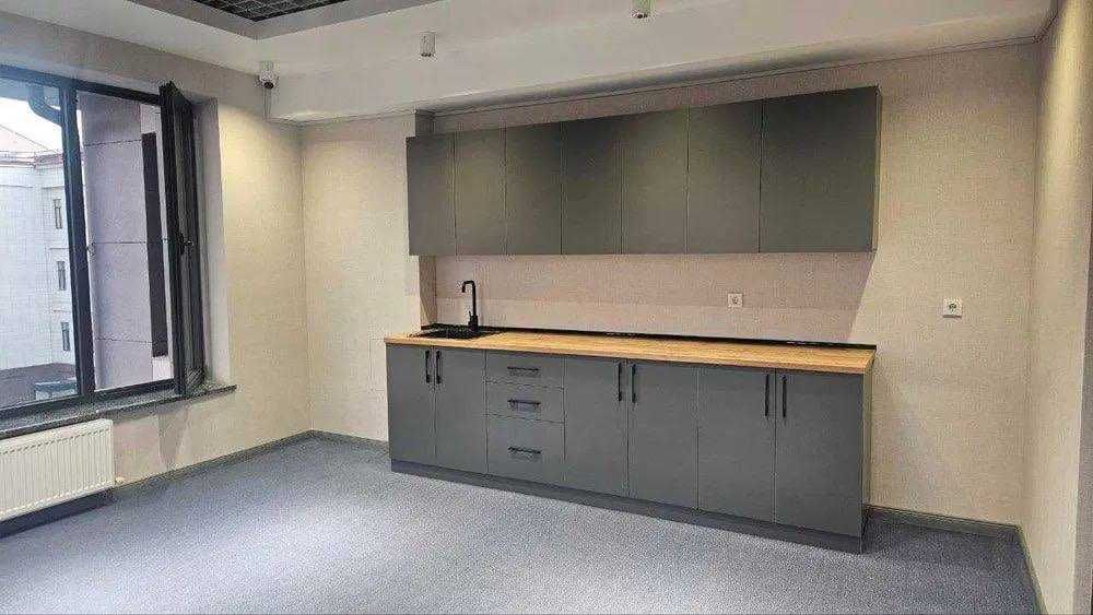 Сдаётся офис Тараса Шефченко 723 м²