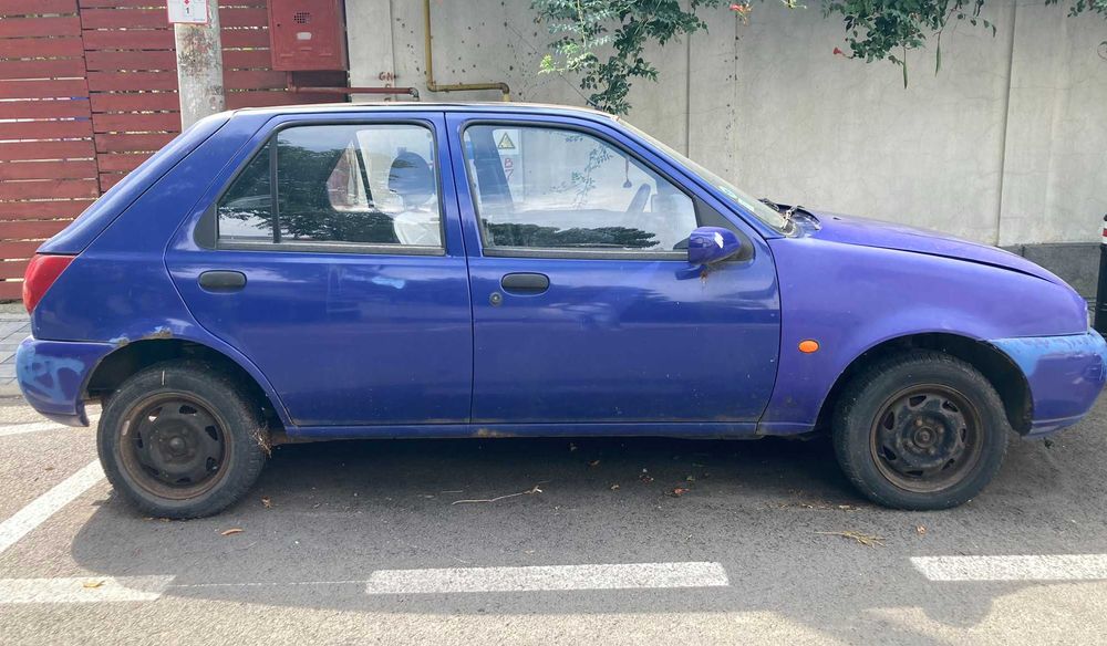 Vând Ford Fiesta Mk4 (1997) pentru piese