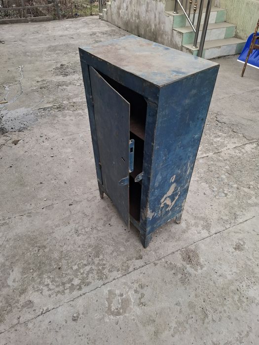 Металлический шкаф ящиу