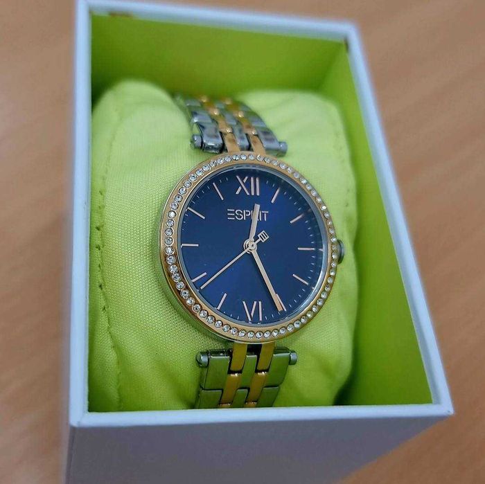 Дамски часовник Esprit ES1L327M0105 – стил, който се забелязва