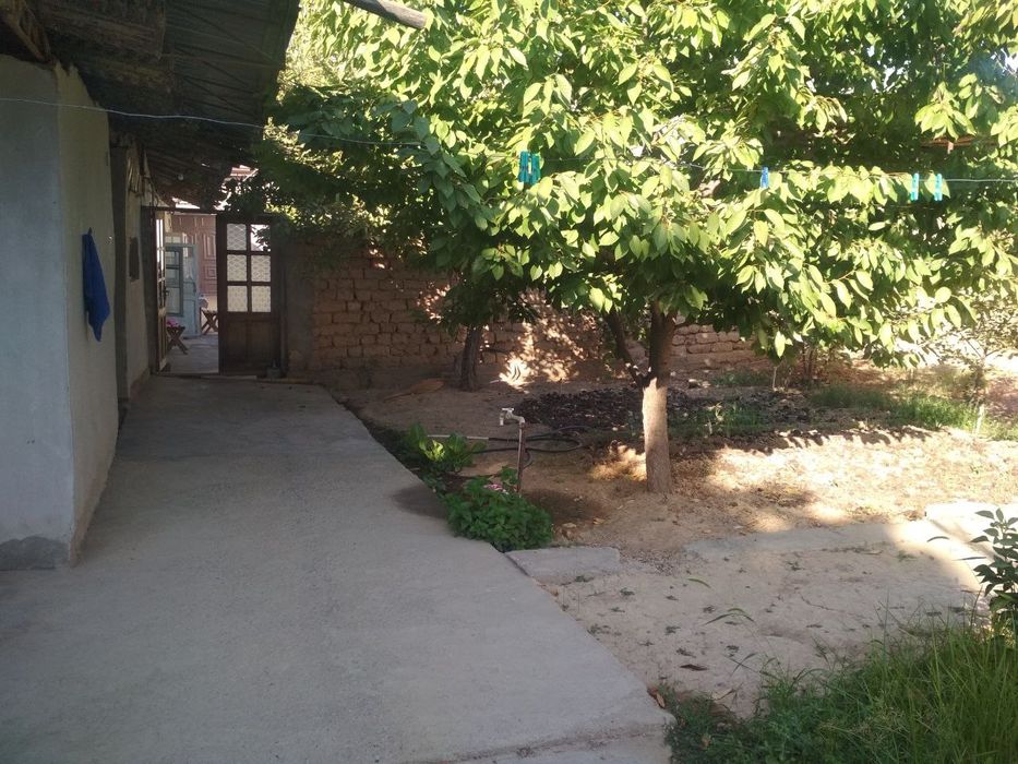 Продается дом с земельным участком