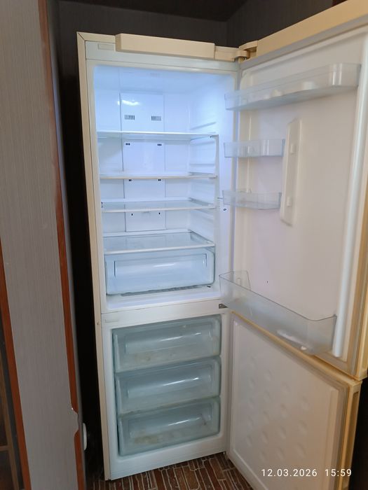 Продам холодильник Samsung !