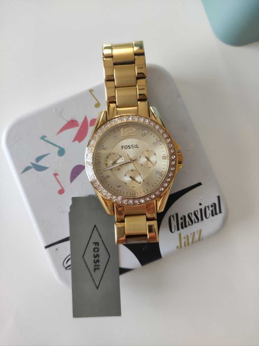 НАМАЛЕН! Дамски часовник Fossil Riley ES3203