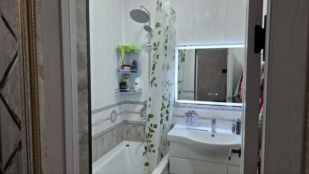 Центрда 2 ком кв срочно  сатылады