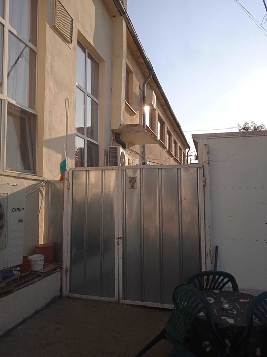 Продавам Промишлена сграда на два етажа в индустриалната зона в Плевен