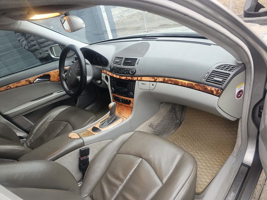 Mercedes E Class • 2.2 Diesel • 2006 • Automat • Avantgarde • Variante