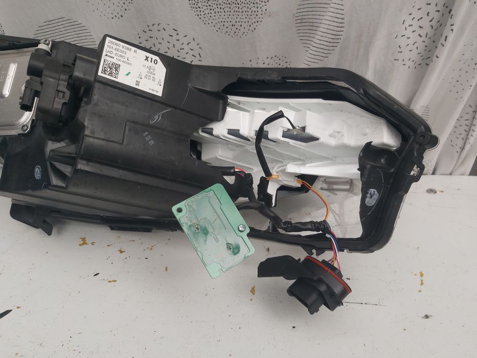 Фар Renault Zoe led