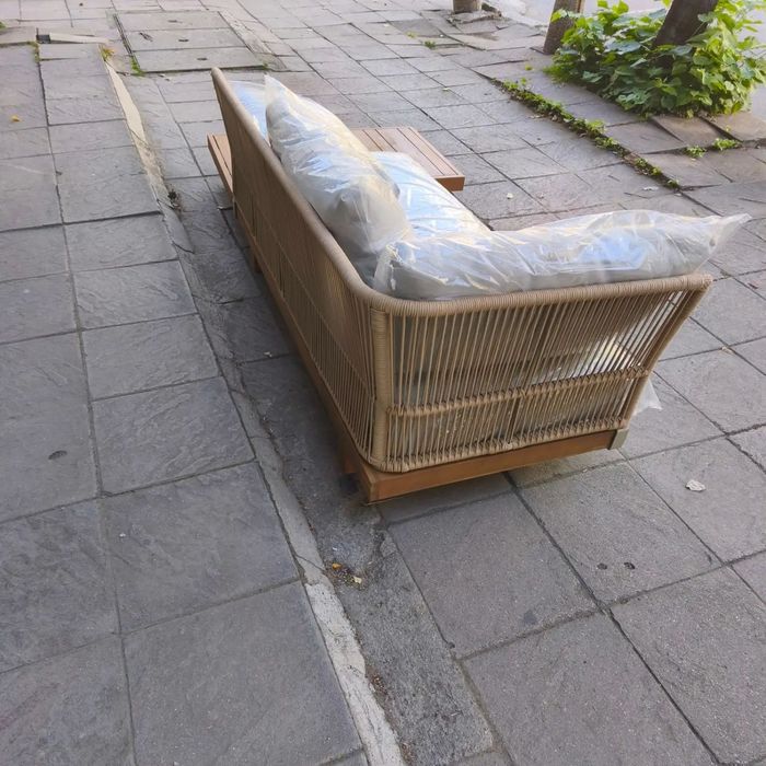 Сет диван и маса Kave Home