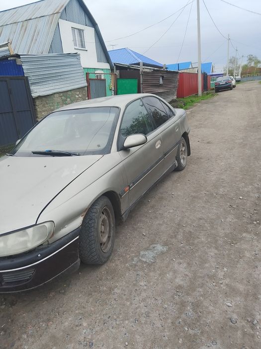 Продам машину  срочно