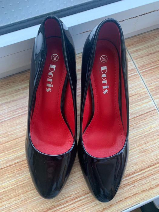 Дамски черни обувки