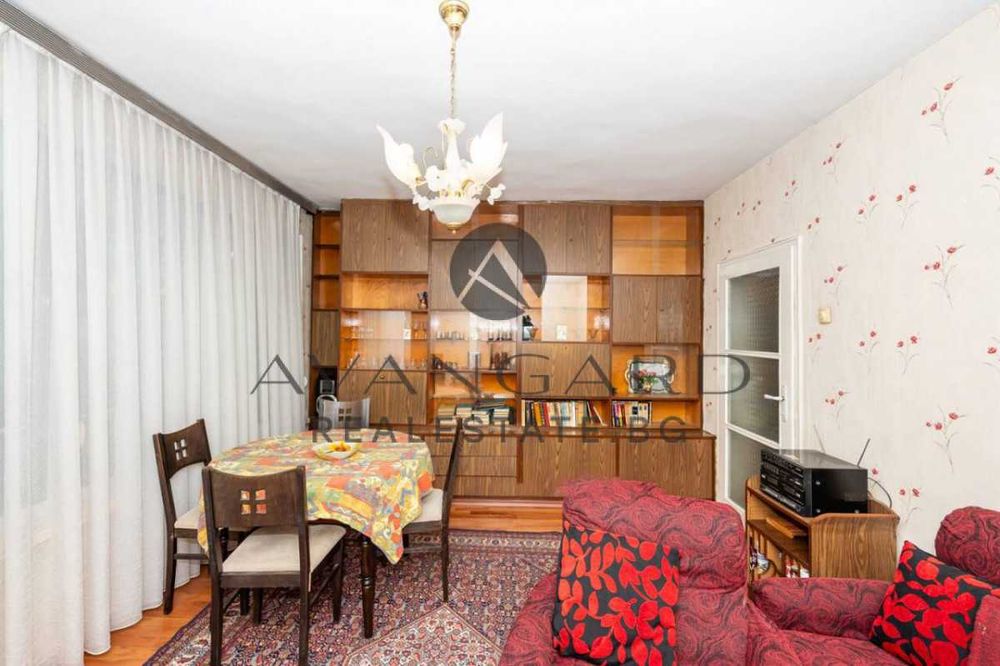 Продава се Тристаен апартамент в Пловдив, Център - 76 кв.м за 2014 €/кв.м - Снимка #1