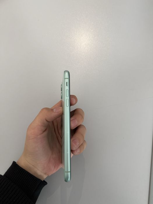 Продаю айфон 11 хорошем сост