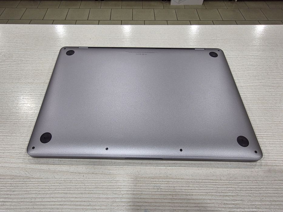 Apple MacBook Pro (Core i5, 8 Gb DDR3, 256 Gb SSD)