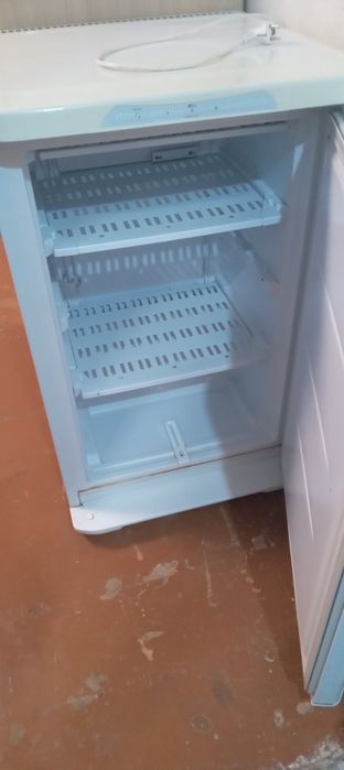 Морозилку продам