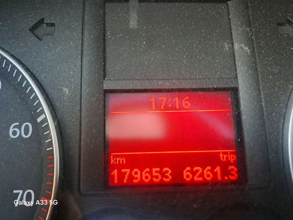 Vand Golf V 1,6 Benzina.