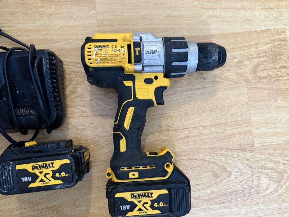 Винтоверт Dewalt DCD996