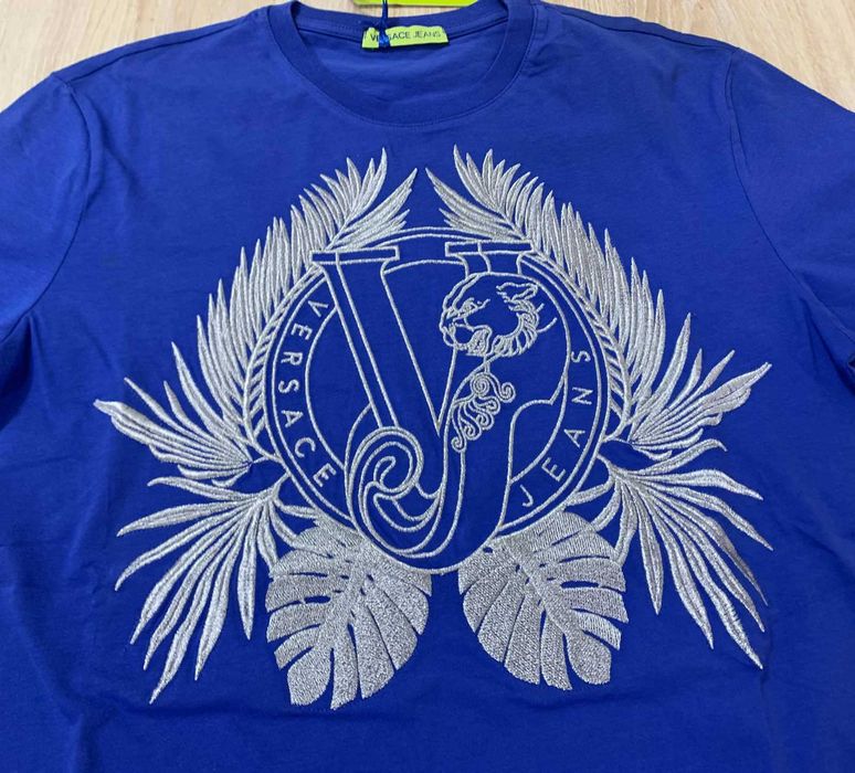 Нов мъжка тениска с етикети в син цвят Versace jeans размери S,M