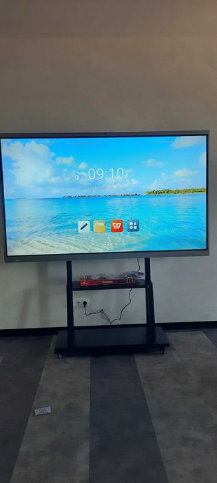 Интерактивная сенсорная панель 65" с OPS и стендом