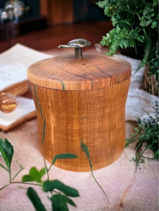 Кутии от дърво и смола цени от 50-160