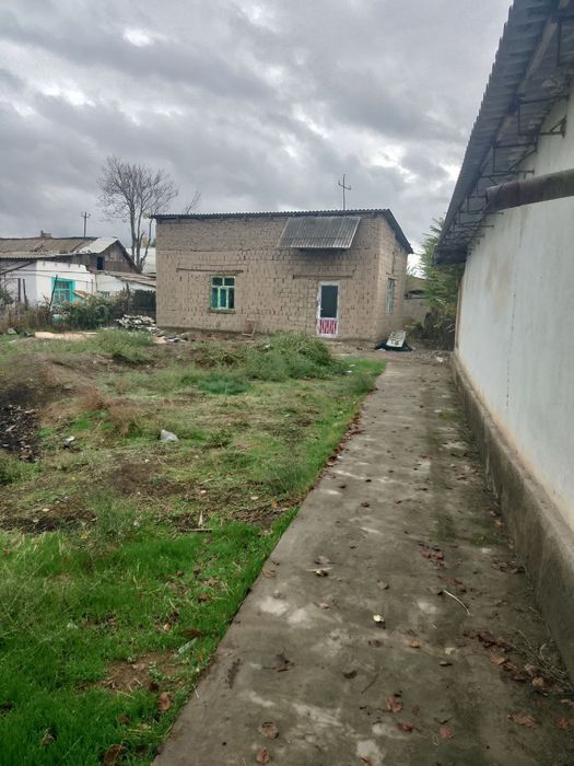 Уйсотилади 2хона 10 сотик