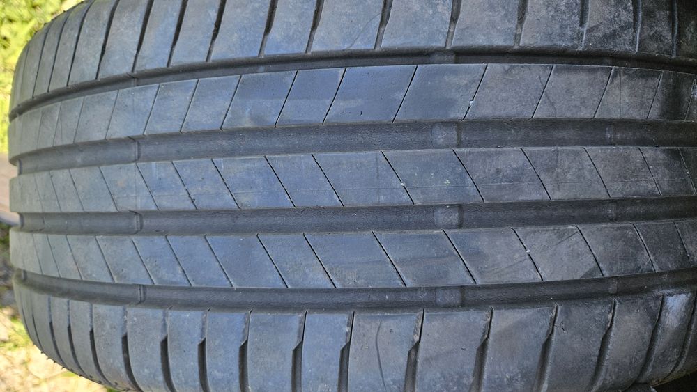 2бр гуми 225 40 18 бриджстоун