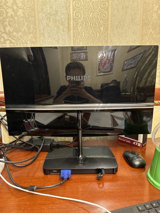 СРОЧНО! Продается монитор Philips Blade 2.