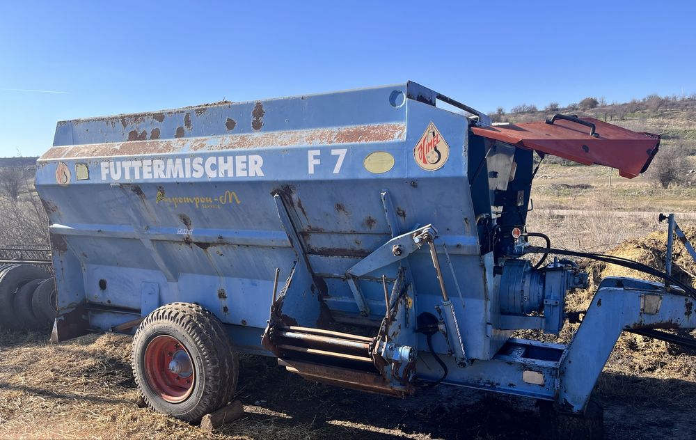 Фуражораздаващо ремарке Миксер