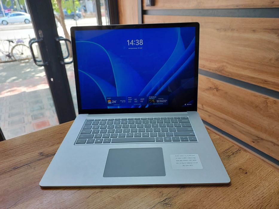 Microsoft surface 2k sensor ekranli