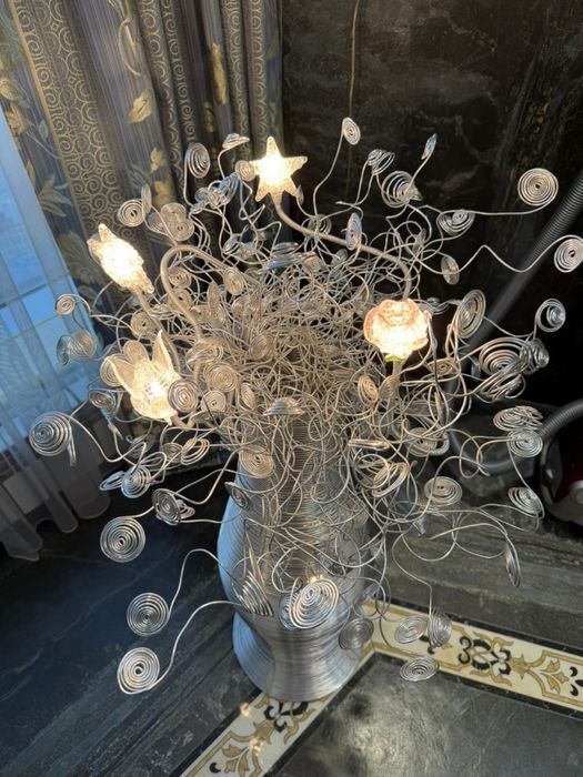 Продам новый торшер