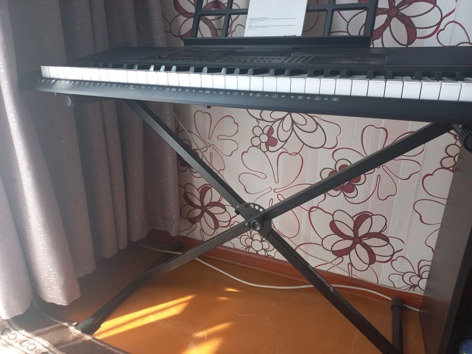 Синтезатор Casio CT-X700
