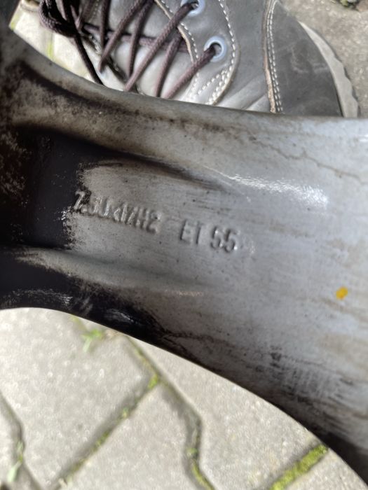 Jante Alutec R17 5x120 cu cauciucuri de iarna Dunlop