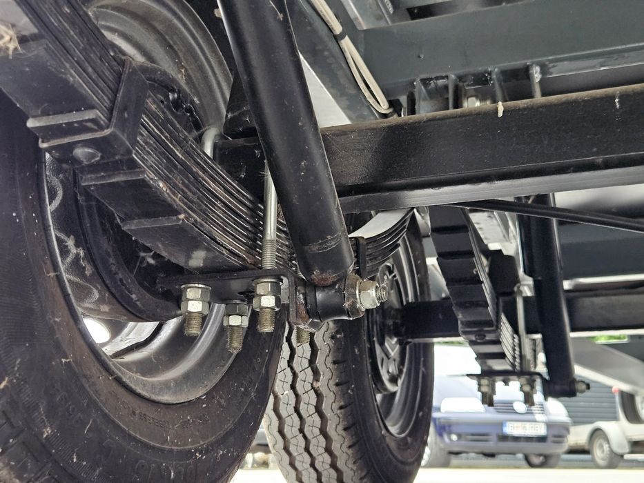 Remorca 4x2 metri cu obloane de 2000 kg,pe foi de arc,noua!