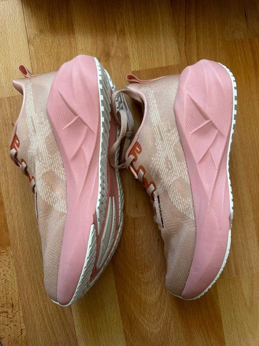 Asics Novablast 5 roz marimea 38