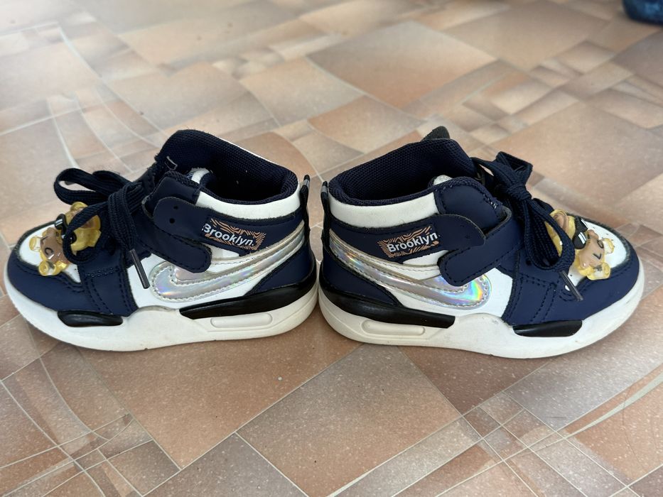 Детские кроссовки 24 размер