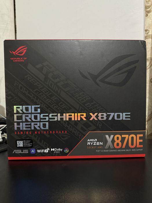 ROG Crosshair X870E Hero + 64GB DDR5 6000 CL30