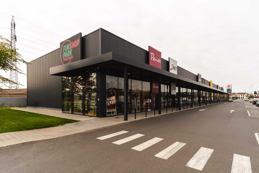 Inchiriem spatiu comercial 113 mp Funshop Park Timisoara