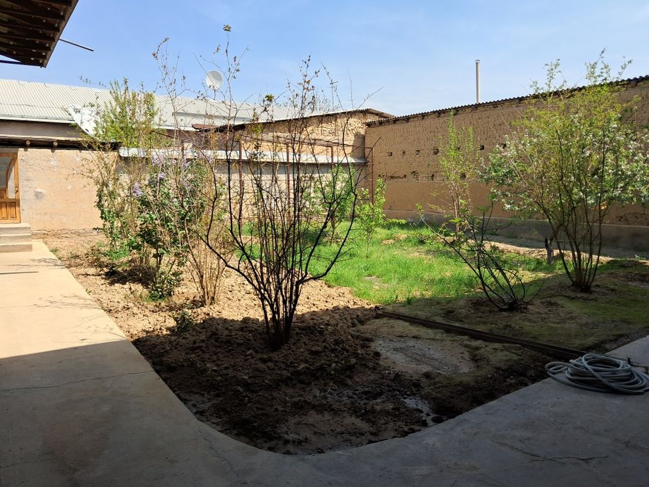 Сотилади ховли уй Икбол махалла