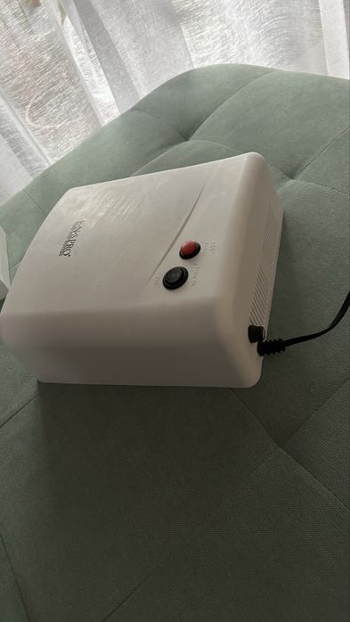 Lampa UV pentru unghii cu gel