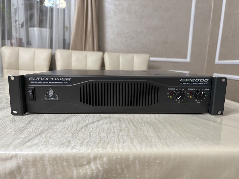 Усилитель Behringer Europower EP2000