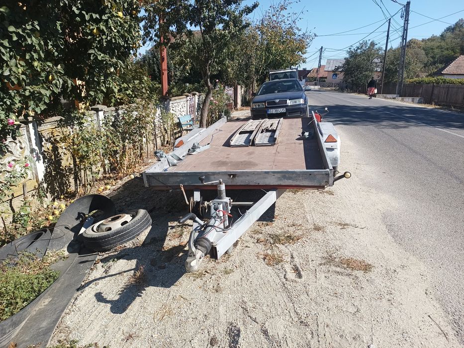 platformă auto  înscrisă