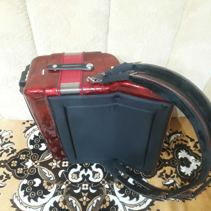Acordeon Guerrini Amati 108 , 120 Bași  1400 €