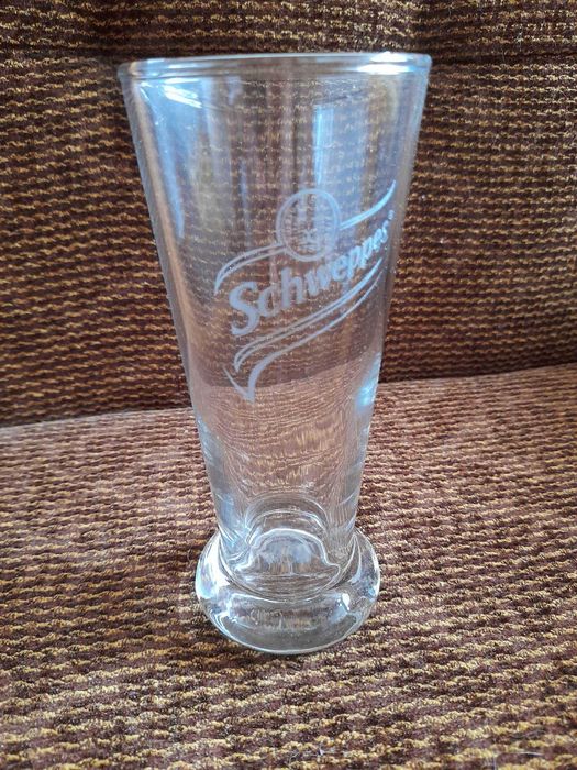 Чисто нови чаши Nestea, Cappy, Schweppes, Банкя