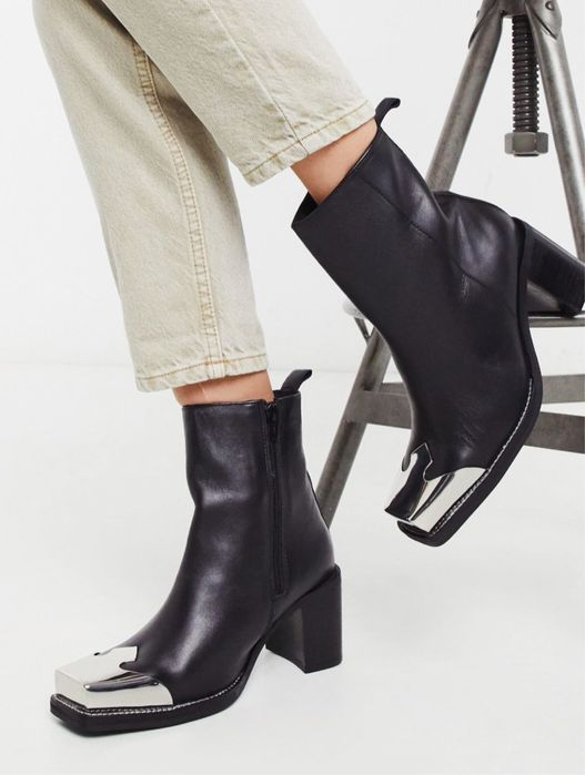 Ciocate/Cizme scurte cu botil metalic