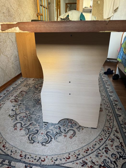 Кухонный стол прямоугольный