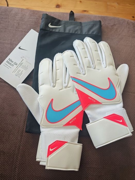 Нови вратарски ръкавици Nike GK Match