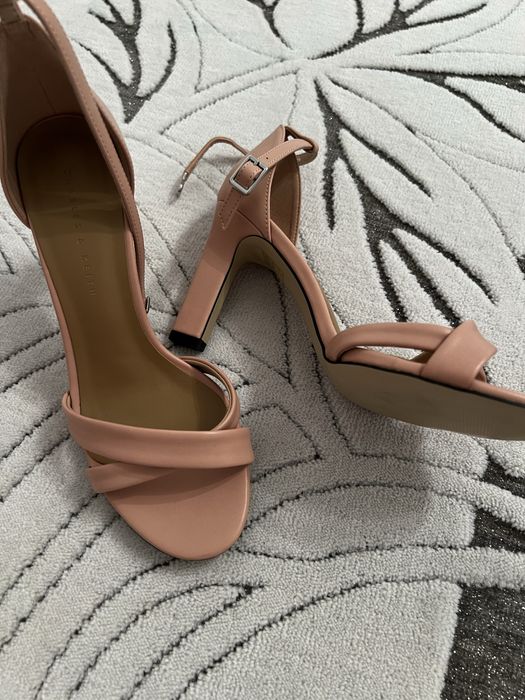 Босоножки Charles&Keith