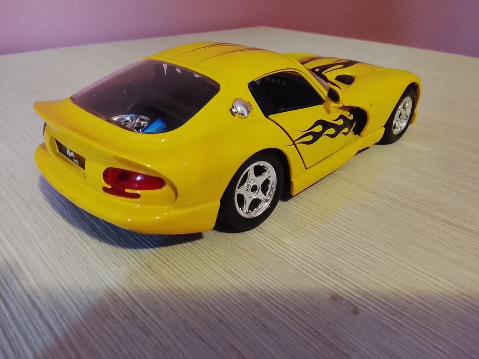 Колички Bburago 1/24